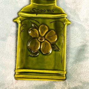 Vintage spoon rest and it’s large,avocado green,so pretty